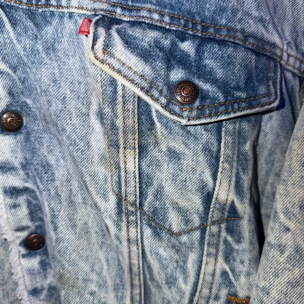 Vintage Levi’s Acid Wash Denim Sherpa Lined Trucker Jacket